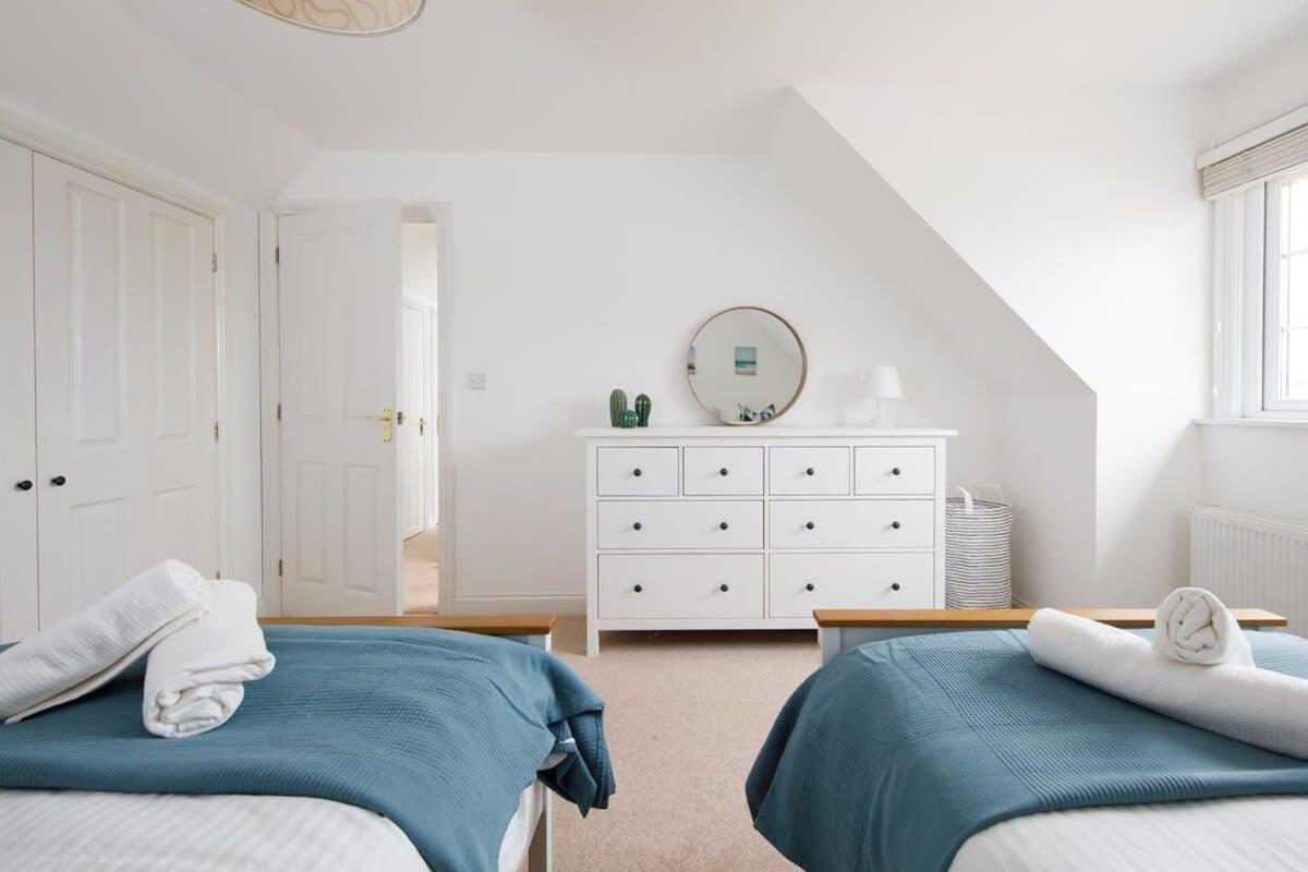 Modern & Stylish Seaside Family Home Chichester Exteriör bild