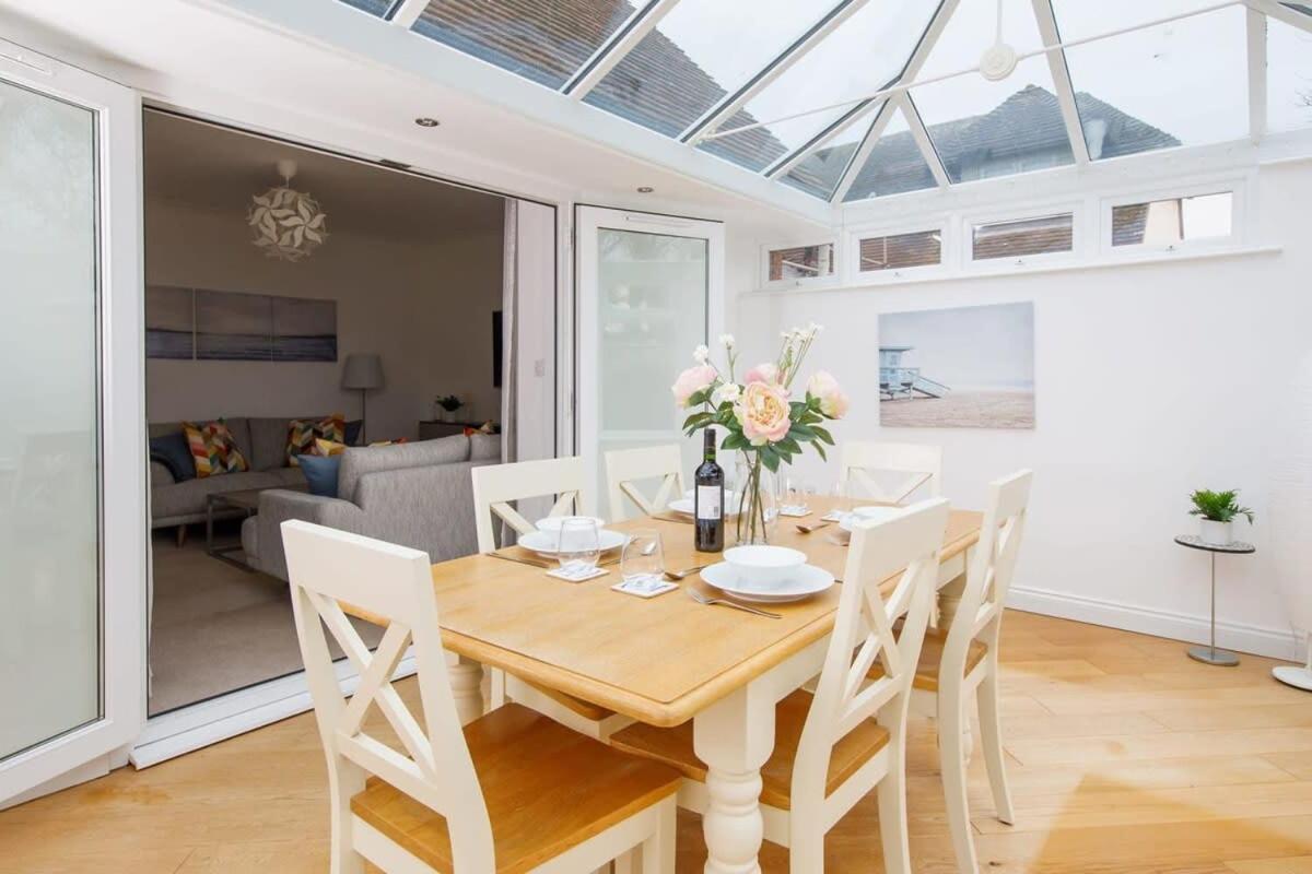 Modern & Stylish Seaside Family Home Chichester Exteriör bild